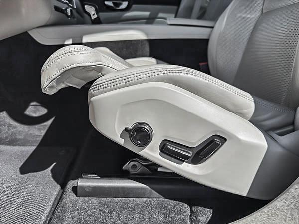 volvo XC60 2021 - 12