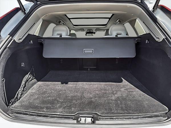 volvo XC60 2021 - 16