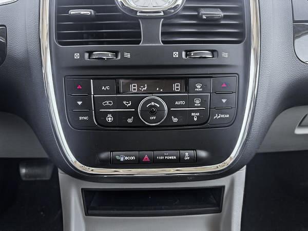 chrysler Town & Country 2016 - 14