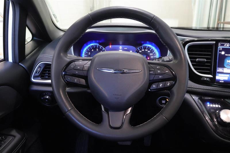 chrysler Pacifica 2023 - 17