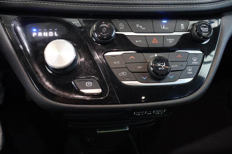 chrysler Pacifica 2023 - 25