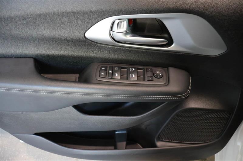 chrysler Pacifica 2023 - 27