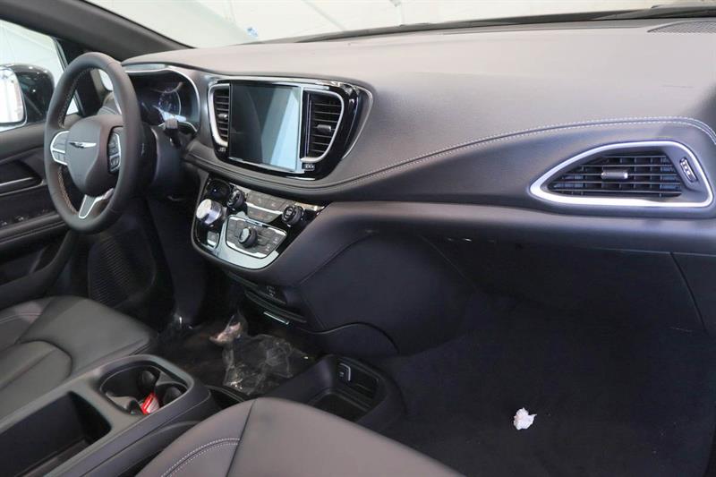 chrysler Pacifica 2026 - 11