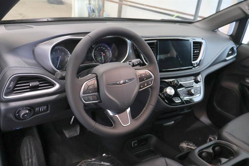 chrysler Pacifica 2026 - 12
