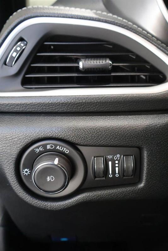 chrysler Pacifica 2026 - 16