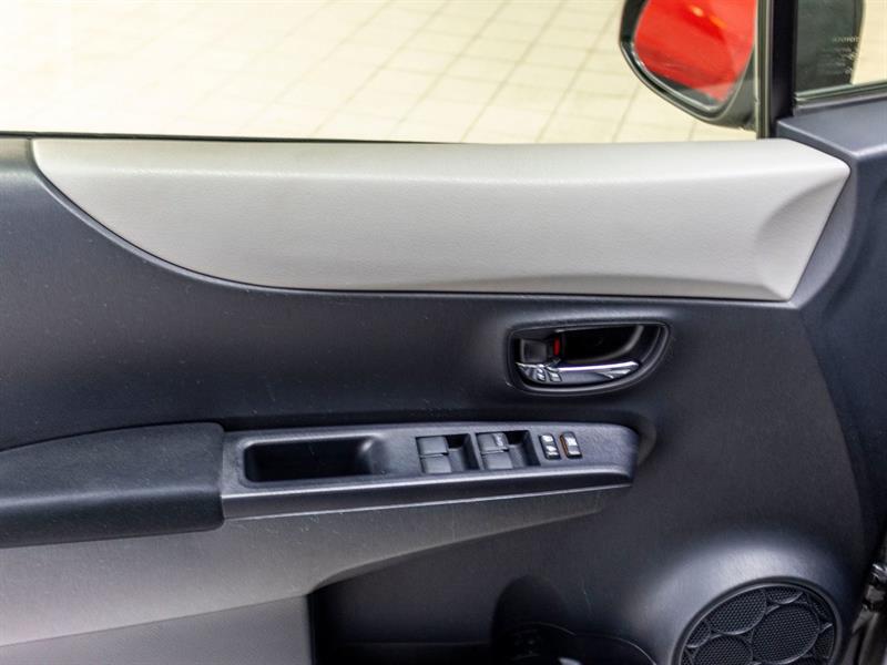 toyota Yaris 2012 - 21