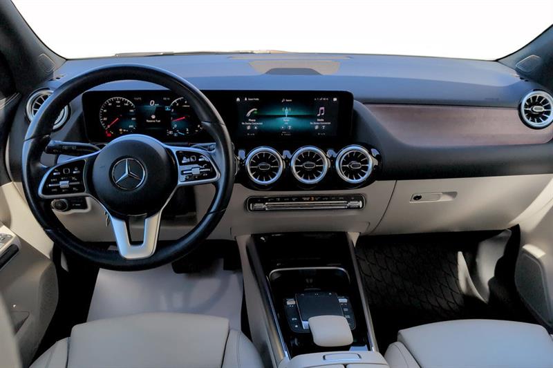 mercedes-benz GLA250 2022 - 7