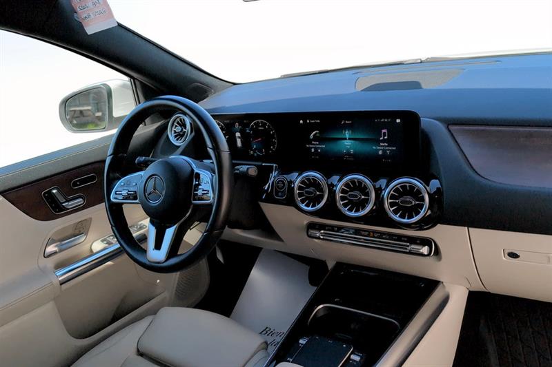 mercedes-benz GLA250 2022 - 8