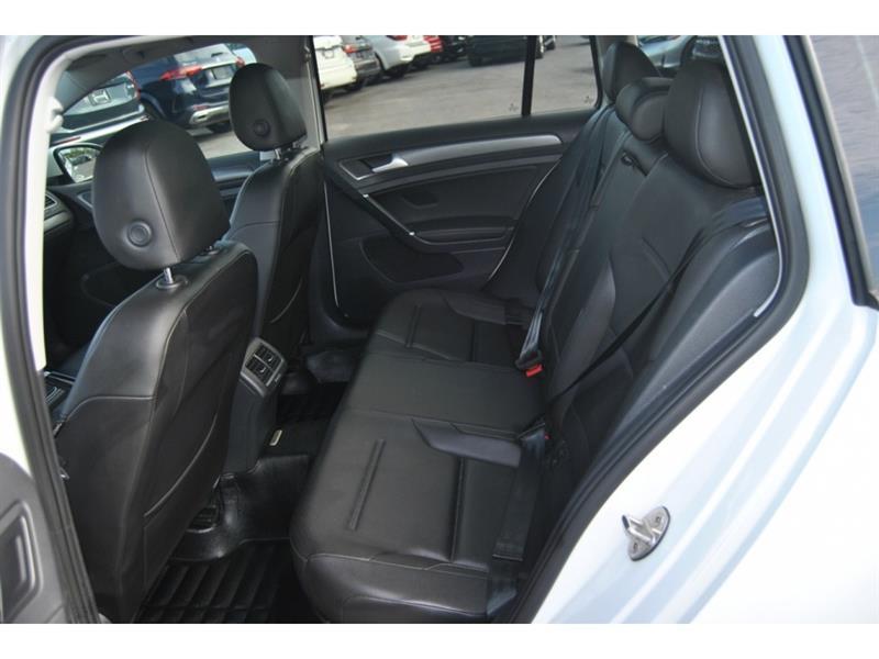 2018 Volkswagen Golf - Image 12