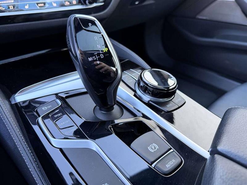 bmw 5 Series 2019 - 29