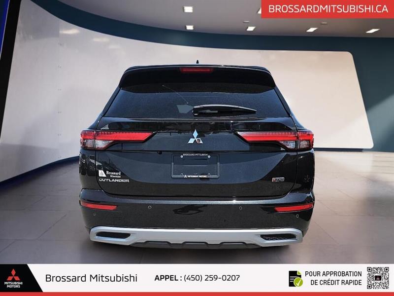 mitsubishi Outlander 2022 - 3