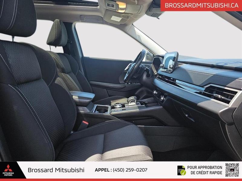 mitsubishi Outlander 2022 - 16
