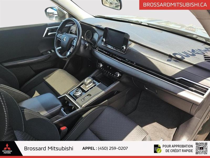 mitsubishi Outlander 2022 - 17