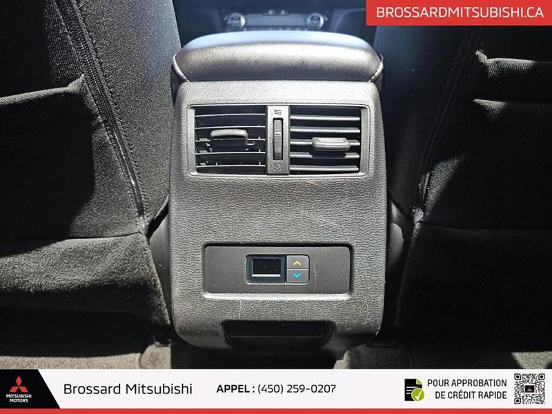 mitsubishi Outlander 2022 - 18