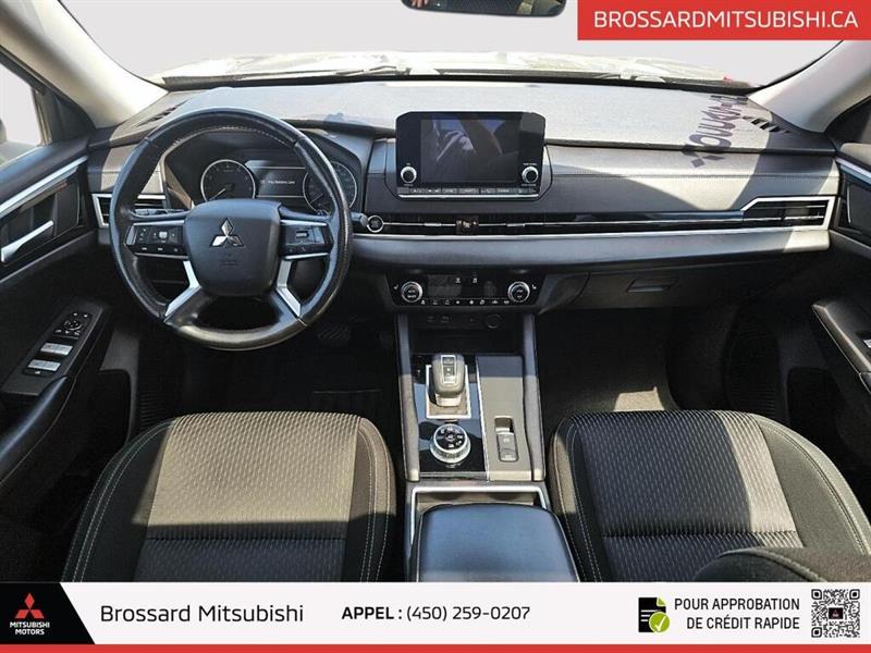 mitsubishi Outlander 2022 - 25