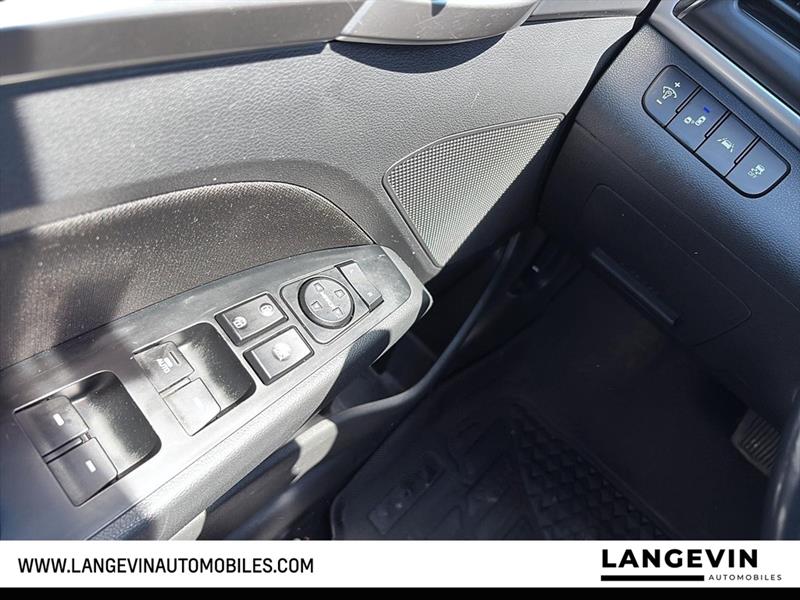 hyundai Elantra 2020 - 16