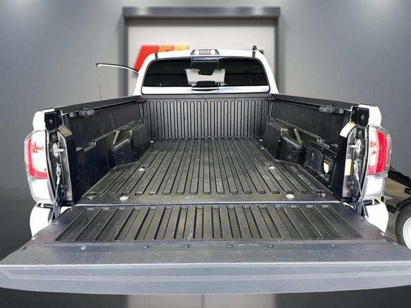 toyota Tacoma 2023 - 10
