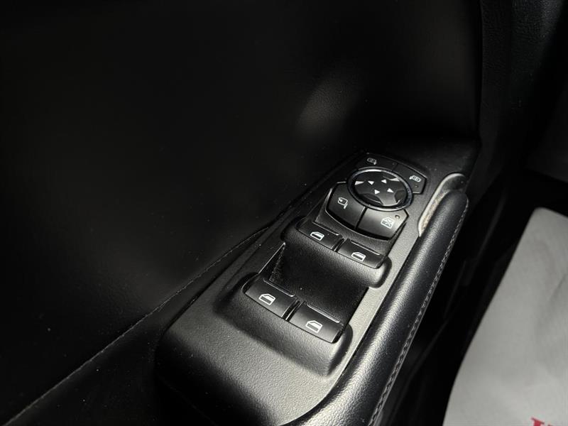 lincoln MKC 2019 - 26