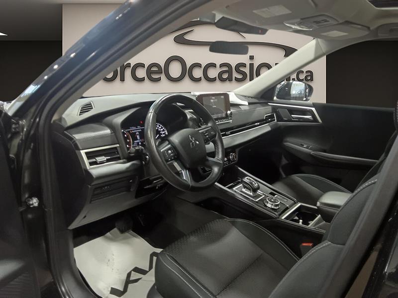 mitsubishi Outlander 2022 - 17