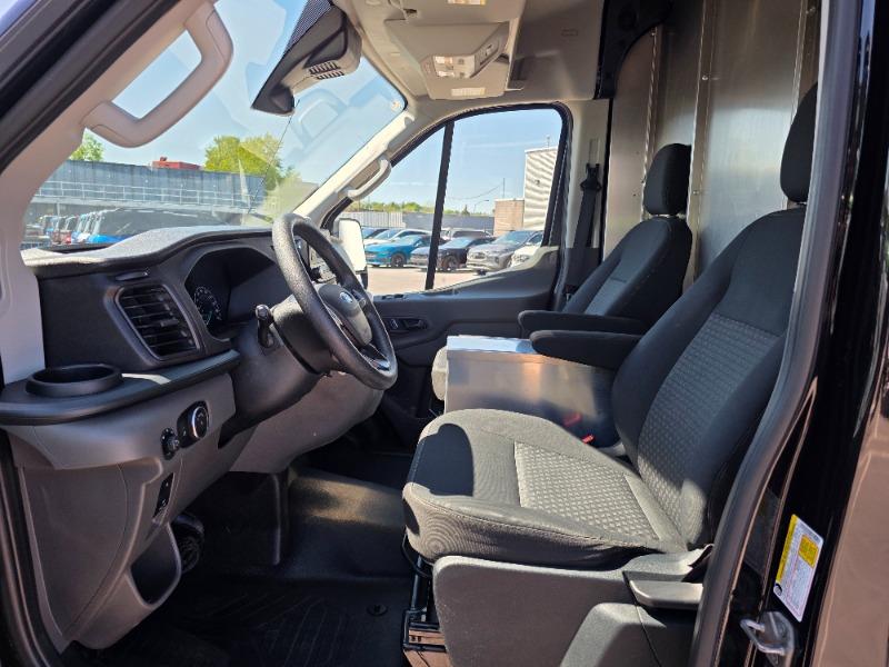 ford Transit-250 2023 - 11