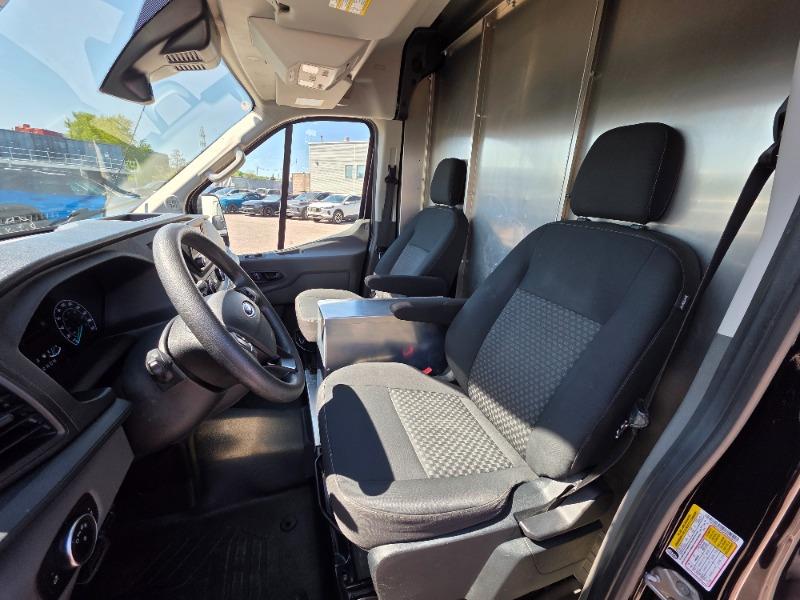 ford Transit-250 2023 - 25