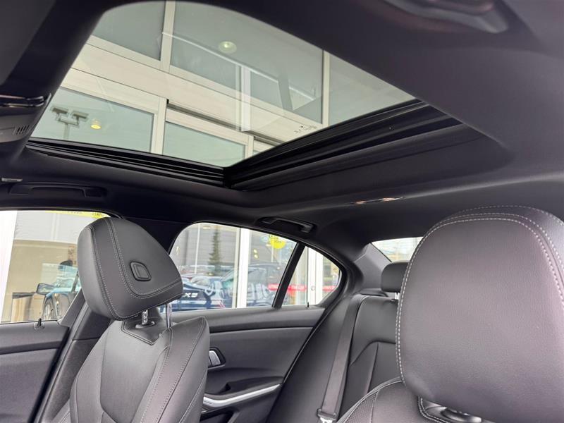 bmw 330e 2023 - 16