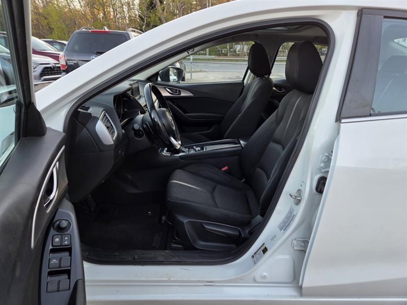 mazda Mazda3 2017 - 11