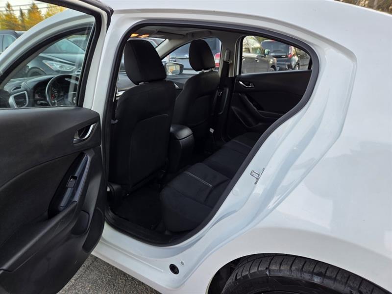 mazda Mazda3 2017 - 12