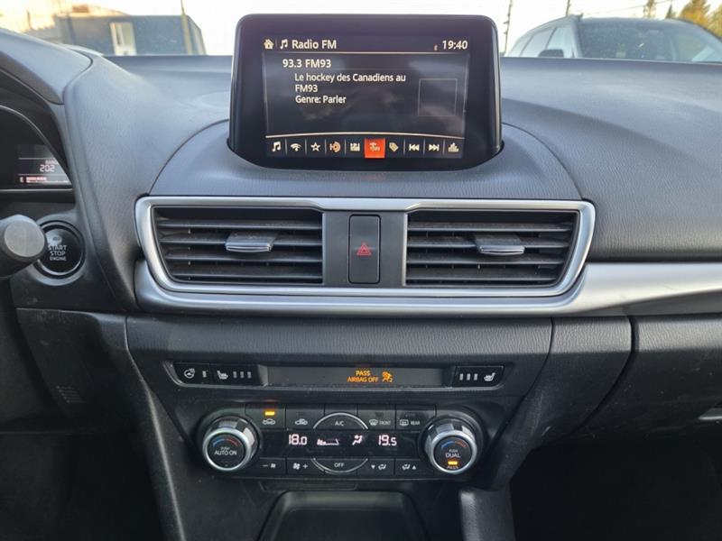 mazda Mazda3 2017 - 24