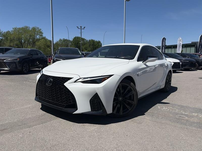 lexus IS 300 2024