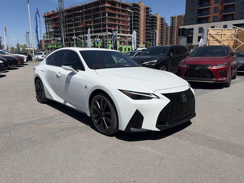 lexus IS 300 2024 - 2