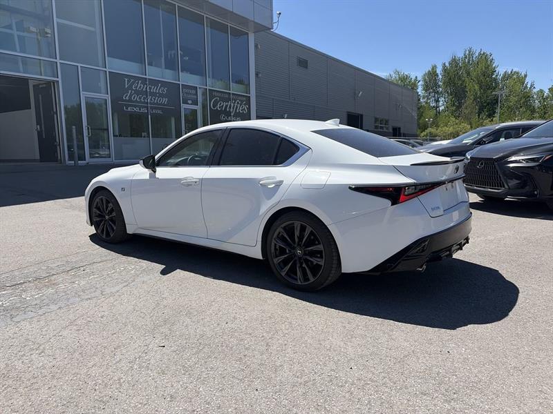 lexus IS 300 2024 - 9
