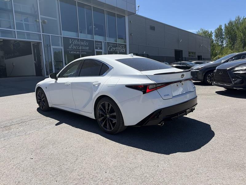 lexus IS 300 2024 - 10