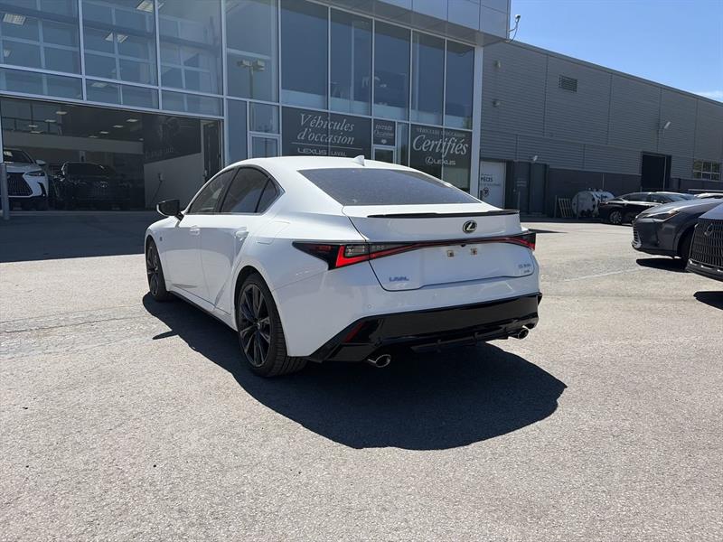 lexus IS 300 2024 - 11