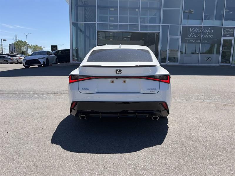 lexus IS 300 2024 - 12