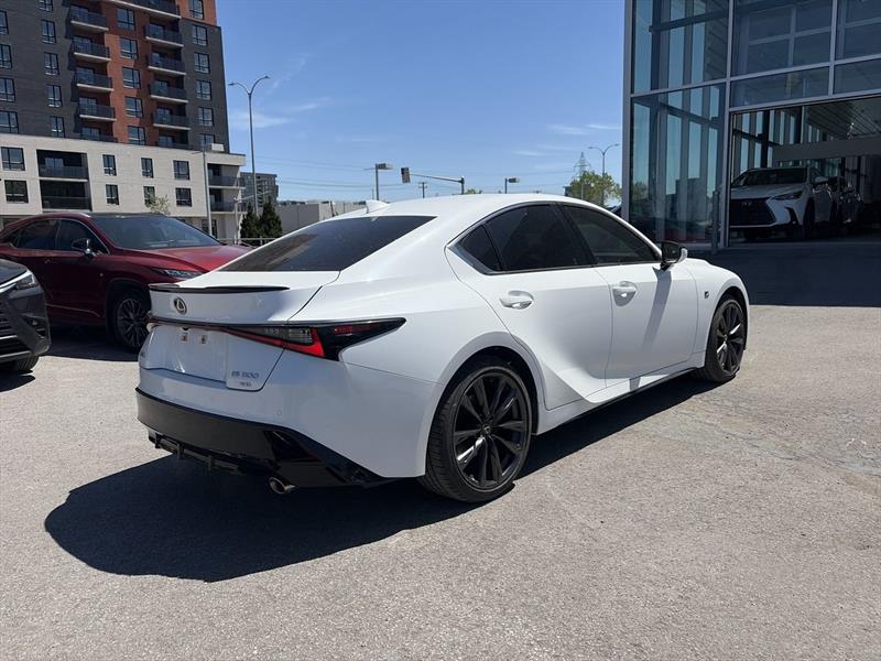 lexus IS 300 2024 - 14