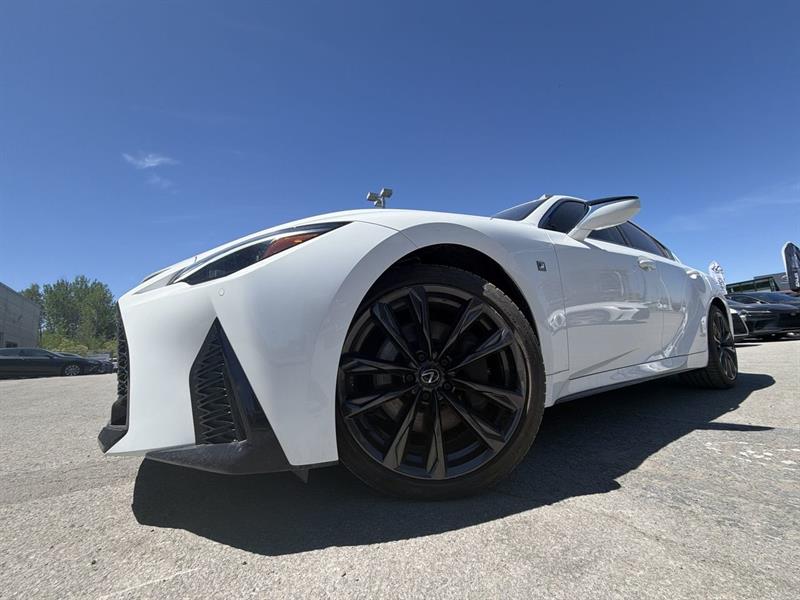 lexus IS 300 2024 - 18