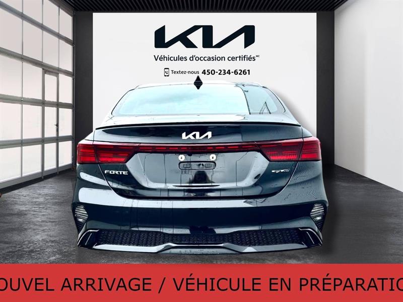 kia Forte 2022 - 18