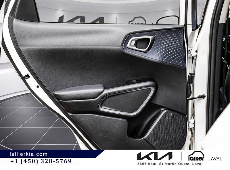 2022 Kia Soul - Image 12