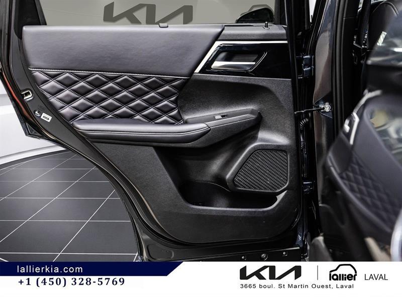 2024 Mitsubishi Outlander - Image 18