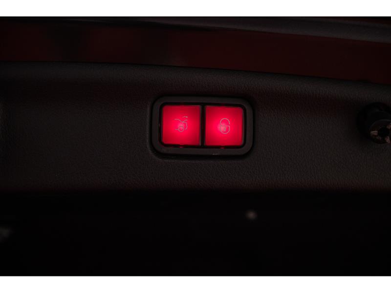 mercedes-benz C300 2023 - 11