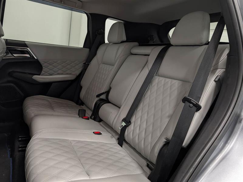 mitsubishi Outlander rechargeable 2024 - 8