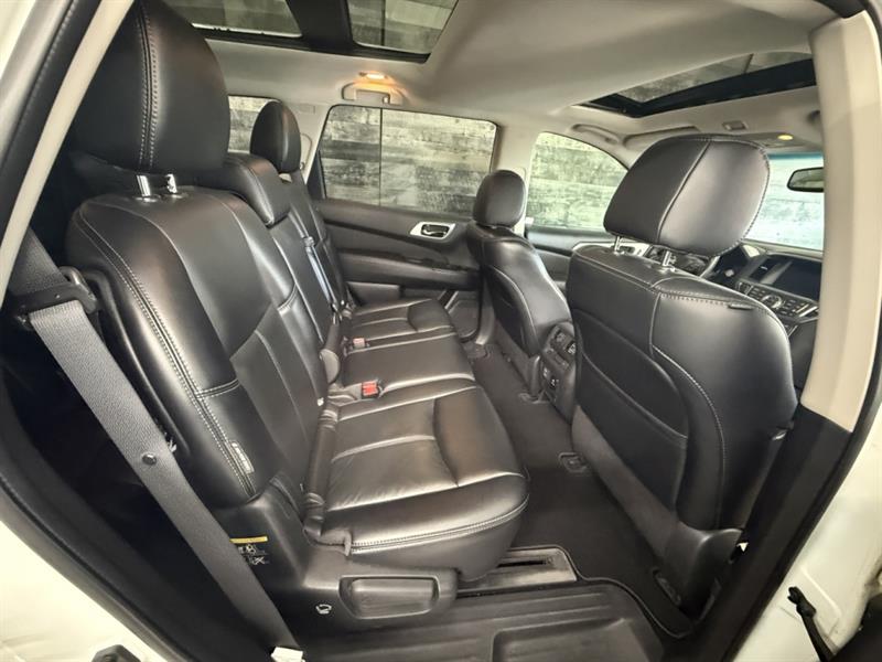 nissan Pathfinder 2018 - 24