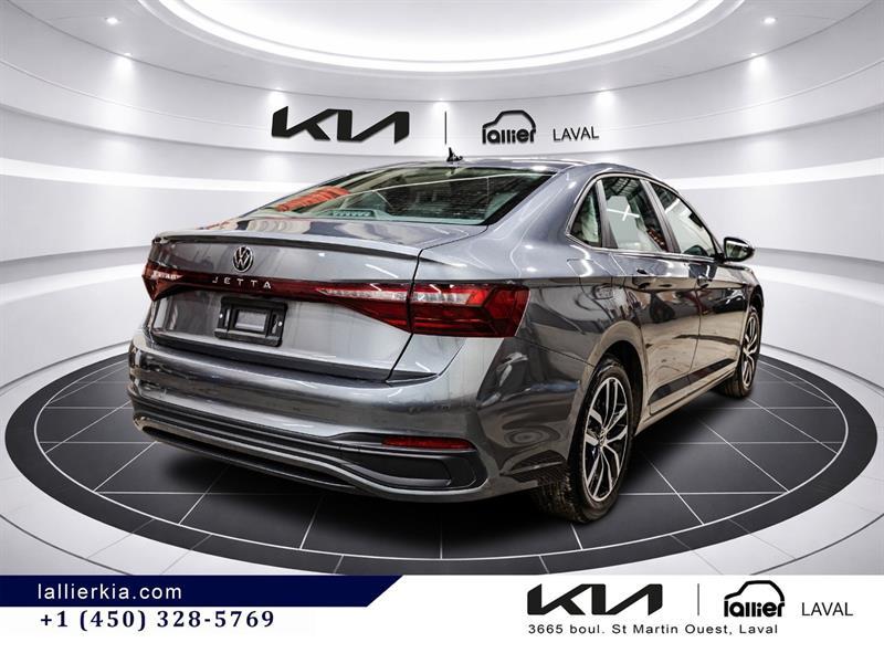2025 Volkswagen Jetta - Image 9
