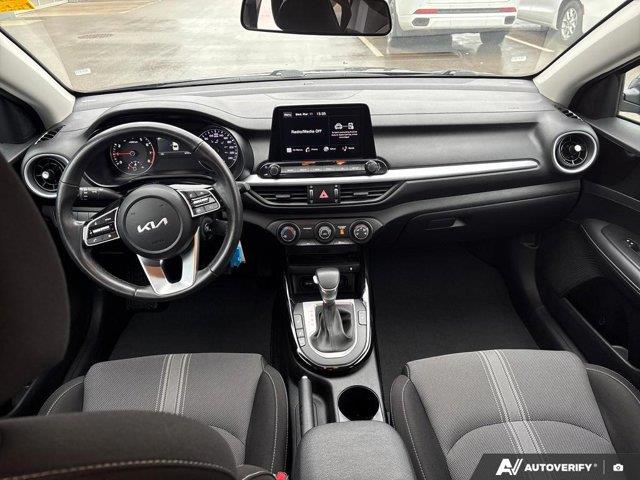 kia Forte 2024 - 27