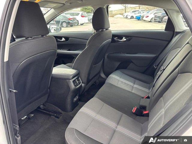 kia Forte 2024 - 26