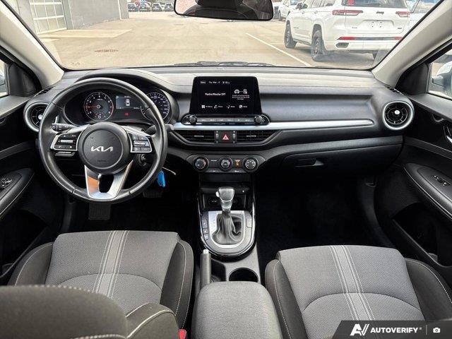 kia Forte 2024 - 27