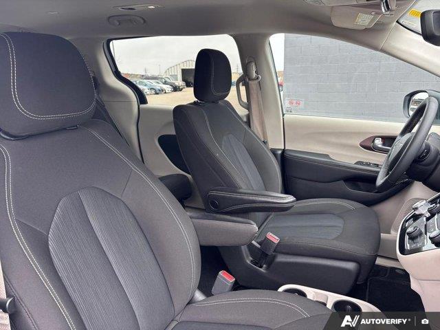 chrysler Grand Caravan 2024 - 25