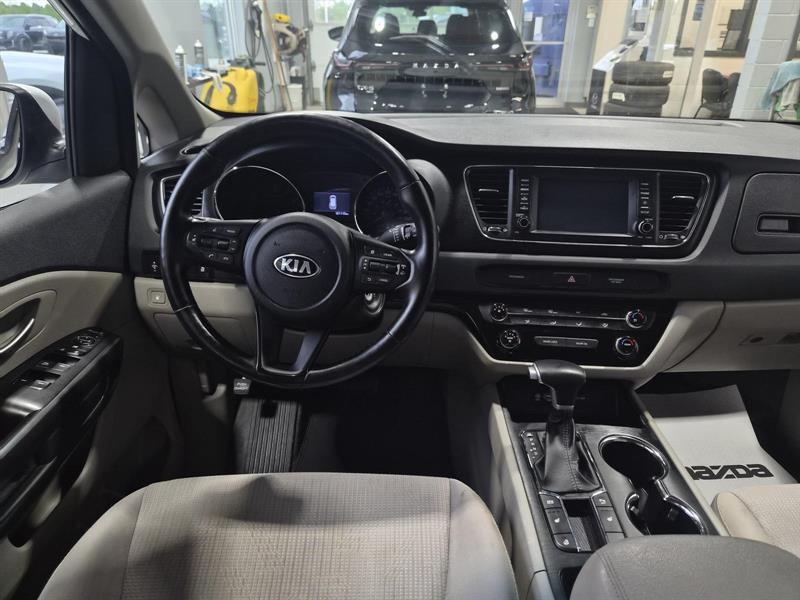 kia Sedona 2021 - 11