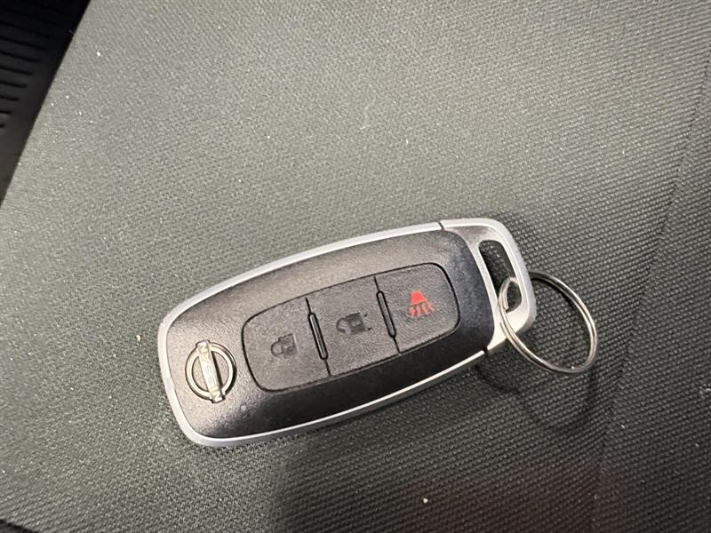 nissan Kicks Play 2025 - 16